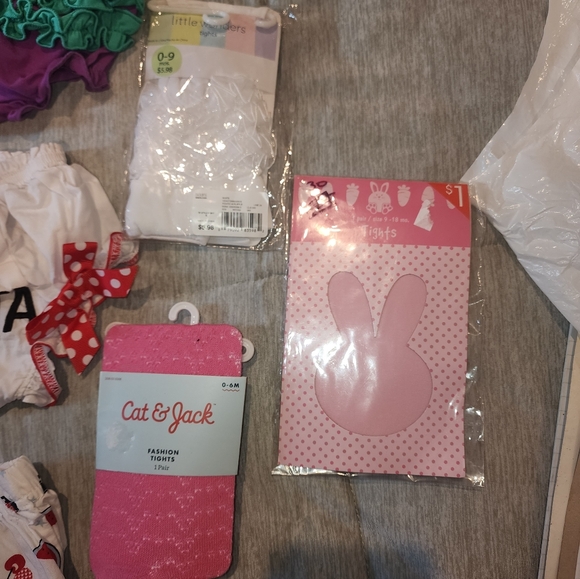 Baby Bloomers, Tights And Hats - Picture 4 of 6